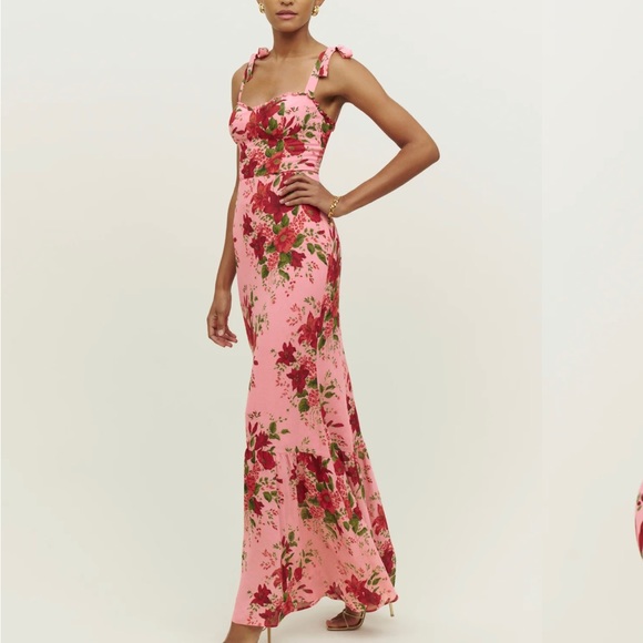 Worn once before Reformation dress that is currently out of stock in size 6 - Picture 5 of 5